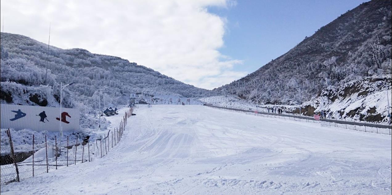 宜春七星岭滑雪场自然景观资源丰富日出云海高山草甸雾淞冰雪磐石溪流