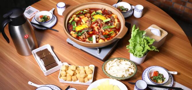 【金水区 | 中州大道】肉欲爆棚,暖心暖胃!¥49.9起抢价值86「北59号牛杂煲」双人餐=牛杂煲+豆皮+冬瓜等N!¥98抢价值185元3-4人餐=牛腩牛杂煲+鸭血+土豆等N!