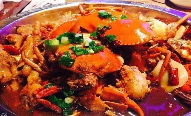 【东湖区】肥美鲜香!肉欲满满!¥68起抢价值176元「玲玲家的肉蟹煲」=2人餐/3-4人餐!锅煲4选1+配菜等!周末节假日通用