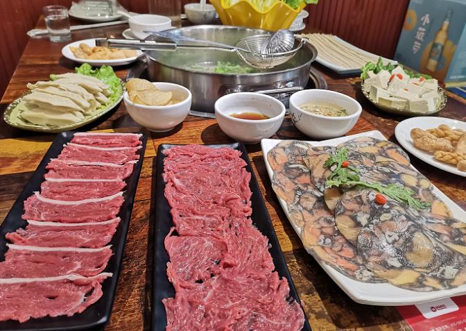 【二七万达】抵御寒冬,就吃潮汕牛肉火锅!¥88抢价值196「潮汕和记生鲜牛肉火锅」2-3人餐=牛骨汤锅底+嫩肉+肥拼等!