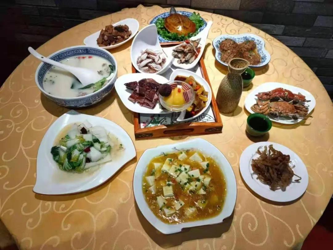 【2店通用】让你一口穿越到杭州!¥99抢价值494元「壹览江南花雕酒馆」4人餐=江南六味拼盘+秘制甲鱼+醉膏蟹+蟹黄豆腐+清炒时蔬+狮子头+老鸭汤+15年花雕酒!