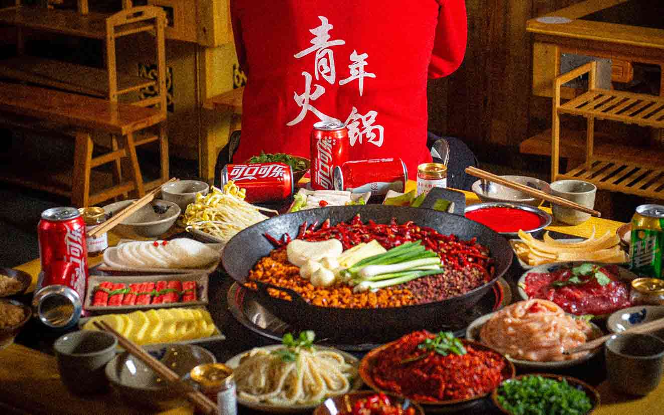 【高新区|青年火锅】品牌火锅,引领青年味!仅88元抢青年火锅4人餐=9荤7素+锅底+油碟!148元抢6人餐=13荤10素等。
