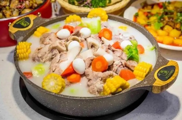 【成都|20店通用】一手拿骨,一手扯肉!¥118抢价值289元「一把骨」套餐=骨头小锅+干锅筋骨+N!6小时熬制高汤!养生滋补!