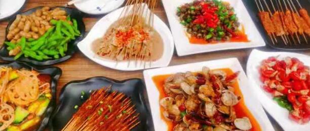 夏日的夜晚,怎么少得了烧烤!¥69抢「虾贝蚝情」主题烧烤3-4人餐=虾尾+烤肉串+花蛤+N!