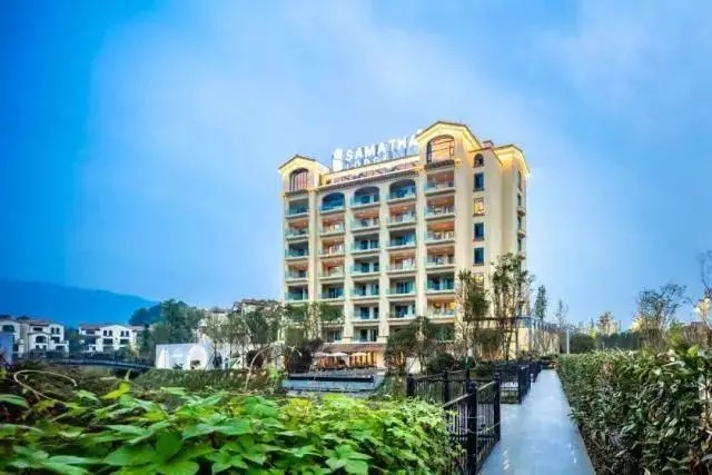 【峨眉山芷筑温泉度假酒店】私汤入户,温泉福利仅699元享门市价2120元温泉园景大床房/双床房+星空私汤泡池+高奢品牌Miller Harris洗漱套装+澳洲羊驼绒+戴森吹风机】有效期到22年6月