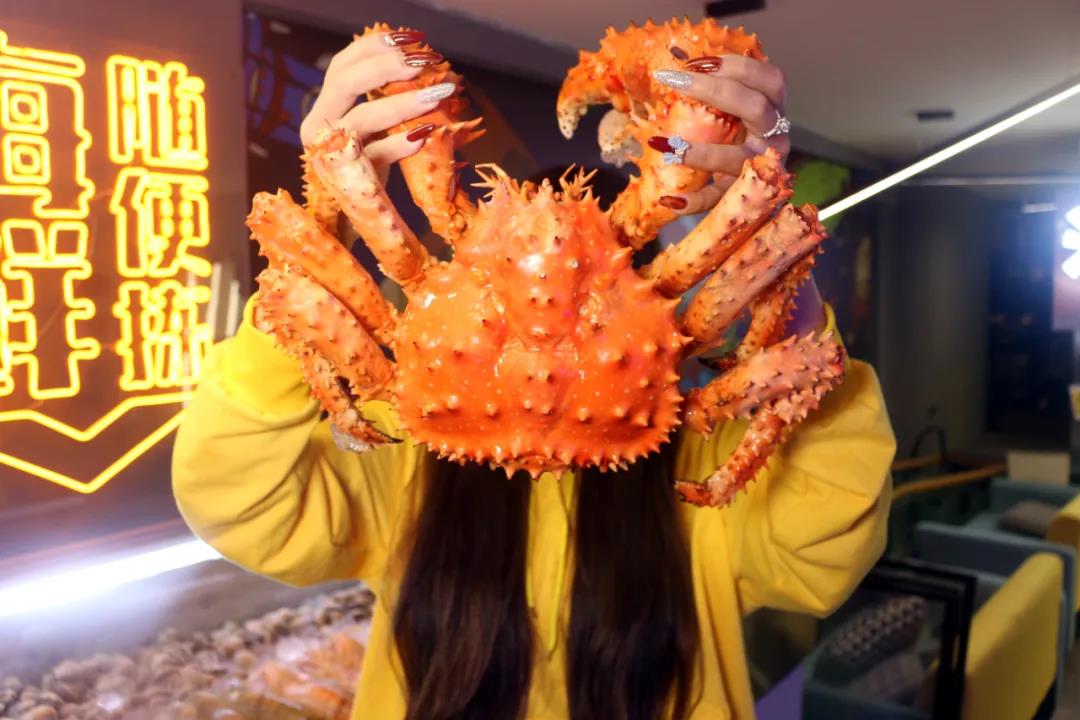 【春节可用|北京路】惠福东食街上的宝藏靓店!¥199抢门市价712元「怪物调茶焗」帝王蟹!比X马还要便宜!还钓虾和捞金鱼体验!