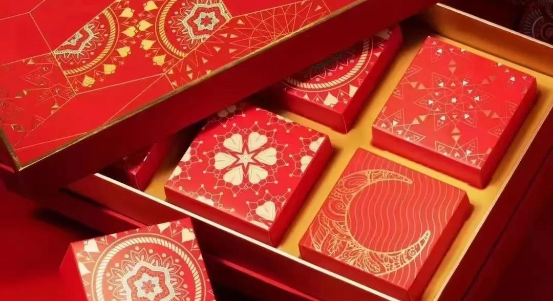 【周末节假日不加收|重庆黔江希尔顿欢朋酒店】中秋如“月”而至,游5A景区吃高端月饼,暑期出游住国际大牌!¥199起抢价值445元高级大床+早餐+下午茶!更有精美月饼礼盒套餐!