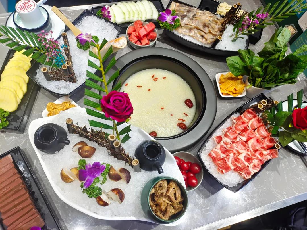 128元抢260元「神筋牛筋米捞火锅」锅底口味4选1 松茸卤牛筋 至尊肥牛