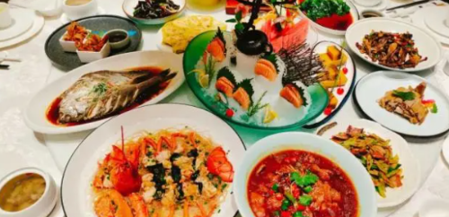 【名人•名家国际酒店】中秋国庆通用|包间可用|杭帮菜大师倾力打造!仅¥888抢价值1626元名人·名家国际酒店豪华8人餐!波士顿龙虾+刺身三文鱼+广式蒸海鲈鱼+点心+松茸菌汤8位+茶水+果盘等N多道!