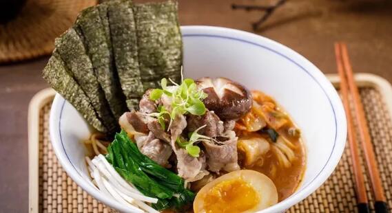 【鼓楼区|猫咪主题餐厅】吃饭撸猫拍照打卡!86元抢价值141元「猫和鱼创意厨房」分子料理大师“林浩”坐镇!高颜值菜品+可爱萌猫