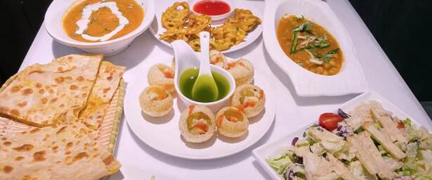 【漫时光美食广场】舌尖上的印度风情!仅¥69.9抢价值240「添吉利印度餐厅」双人套餐=一口脆+黄油鸡肉咖喱+鹰嘴豆咖喱+奶油白鸡+凯撒沙拉+土豆油饼等菜品