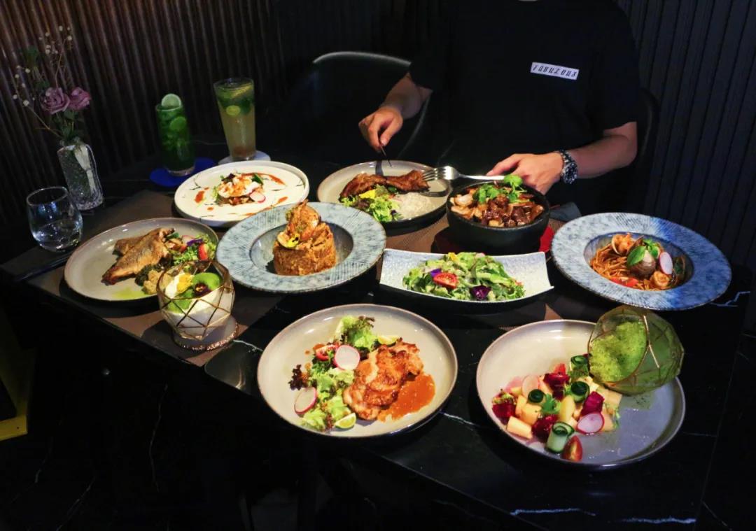 【海珠区|PARK公园里|爍·Twinkle lounge】美食博主探店一致好评,全新概念创意菜!¥99抢价值388浪漫双人餐!