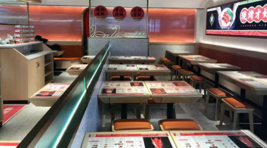 【锦江区】复刻TVB美食,还原地道港式烧鹅!仅¥138抢价值272元「港炉烧鹅」4人餐=烧味拼盘+卤味拼盘+盐焗手撕鸡+蚝油菜心+例汤+米饭+饮料:原味冻奶茶/手打冻柠茶4杯