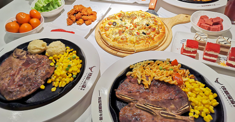【橄榄城丨二七万达2店】来一场浪漫西餐盛宴!¥88元抢271元「铁板滋滋西餐厅」品质2-3人餐=带骨牛小排+新西兰风味牛排+奥尔良披萨+美式薯条+慕斯蛋糕+自助水果沙拉饮品等~129抢372和牛豪华餐