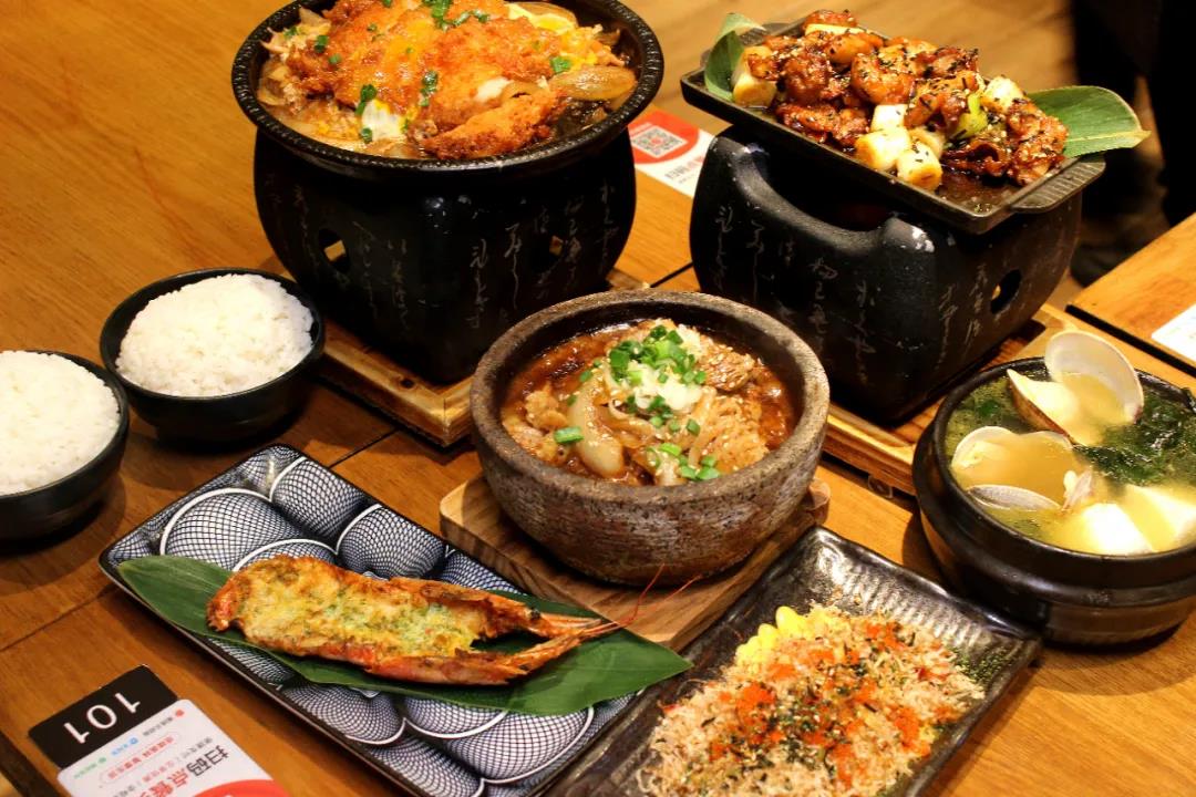 【荔湾区.西门口】穿越京都领略“和风热食料理”,五菜一汤尝遍牛鸡鱼虾蟹~88元享价值178元「仟道和风热食」3人餐=石锅洋葱牛腩+京葱烧鸡+铁板滑蛋龙利~