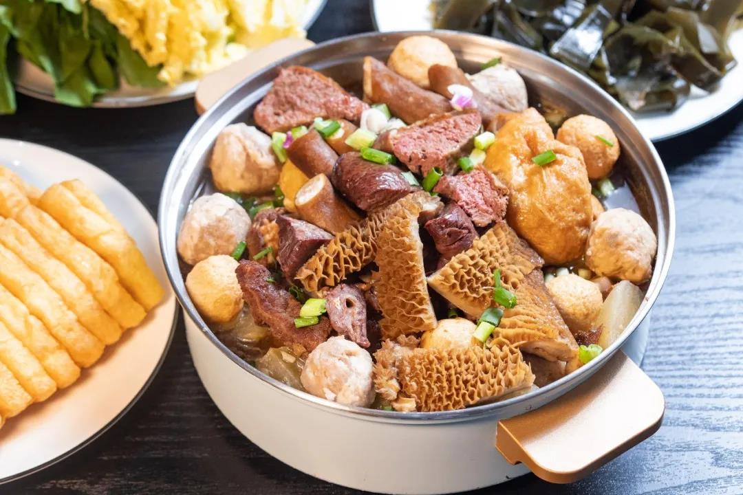 【市二宫地铁站】鲜度爆表的牛杂盛宴!仅¥79.9抢价值213「牛百岁牛杂煲」双人餐=双人牛杂煲+香菇滑鸡煲仔饭+蔬菜拼盘+海带等
