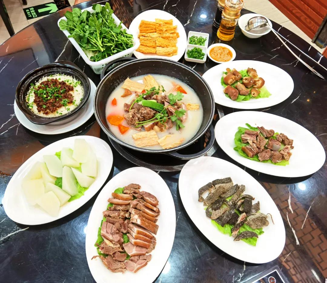 【榕记|5店通用|滋补羊肉火锅】冬季就要吃暖心又暖胃的羊肉火锅!仅248元抢价值488元套餐=羊肉+羊排+羊肚+羊骨+炸支竹+羊肉煲仔饭+白萝卜+时蔬+茶位