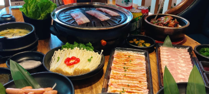 【二七万达】横扫郑州吃货圈的烤肉界大佬!¥138抢价值270「九田家烤肉」3-4人餐=秘制和牛肉+调味猪五花+培根肉+烤鸡胗+照烧鸡腿饭+肥牛海带汤+生菜等N多