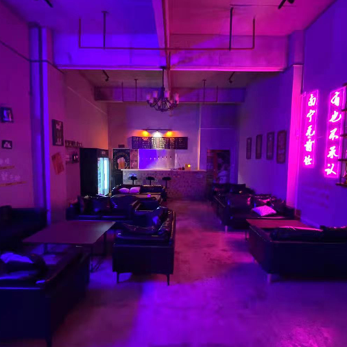 江南区·PUB CLUB酒馆丨尽情喝酒狂欢!放松一夏!¥19.9抢价值80元特惠套餐=布兰妮6瓶+花生1份等!无门槛!无人数限制