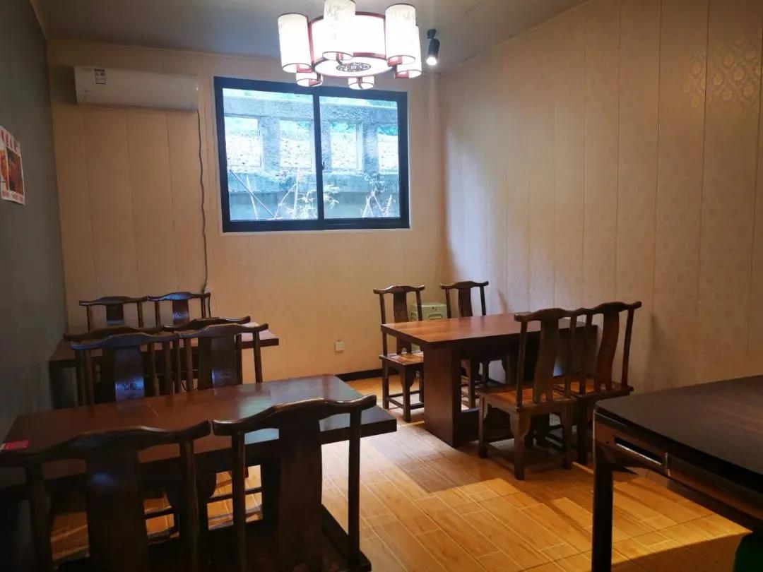 【黄杨路|铁道】活鸡现杀,10斤小龙虾吃到扶墙走!仅168元抢价值480元10斤小龙虾+餐位费+免费机麻/148元=网红干嘣鸡套餐=网红干嘣鸡+尖椒鸡+泡椒鸡杂+鸡血小菜汤+蒜泥黄瓜等N多!