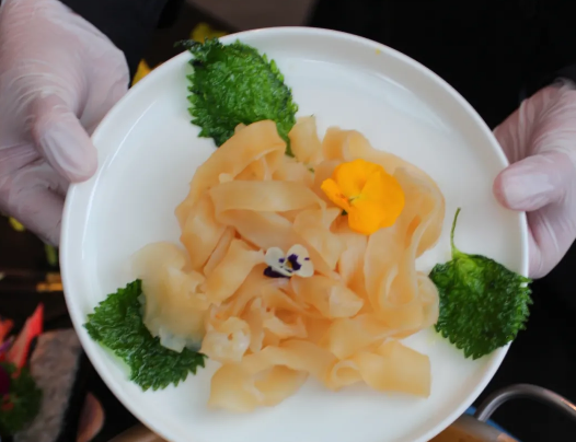 太古里 国际品牌酒店 海洋人参 滋补大餐来袭 媲美神仙水的花胶鸡鲜到咋舌 仅198元 2大1小抢价值5元 榛悦 隆堡成都酒店 神仙水 花胶 鸡套餐 汤底 花胶 三黄鸡 虾 翡翠螺等n多 1zzz最快资讯 太古里 国际品牌酒店 海洋人参 滋补大餐来袭 媲美神仙水的花胶鸡鲜到咋舌 仅198元 2大1小抢价值5元 榛悦 隆堡成都酒店 神仙水 花胶 鸡套餐 汤底 花胶 三黄鸡 虾 翡翠螺等n多 1zzz最快资讯