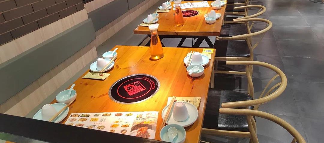 【三峡广场|沙坪坝煌华店】何以解忧,唯有吃肉!实现吮骨髓自由!¥66抢价值155元「一把骨」双人餐=特色锅底5选1+大骨头+N!