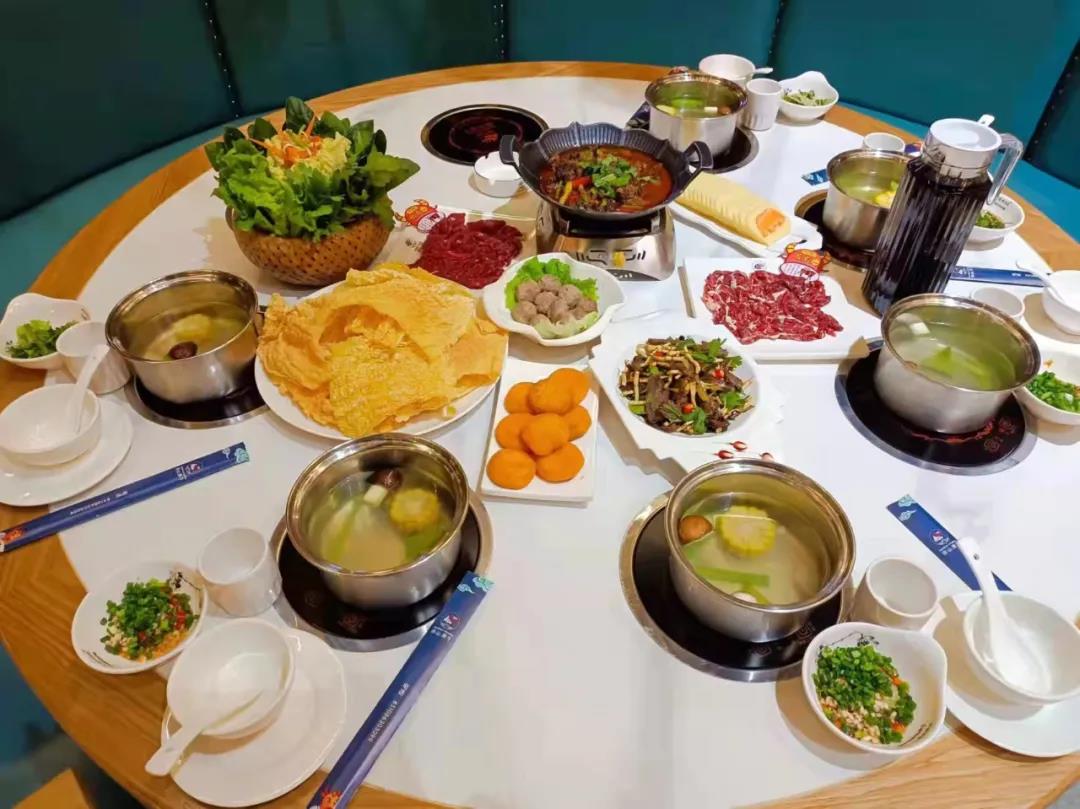 大上海大坡路口丨鲜香火锅!越吃越有味!仅98元起抢价值280元「南山潮牛火锅」4人餐=酸辣牛腩+嫩肉+熟丸+南瓜饼+N!