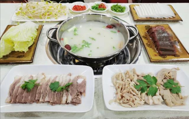 【龙泉驿区丨驿都城】一碗羊肉汤就够了!79元抢价值186元「简阳四季羊肉汤」3人餐=羊肉+羊杂+羊血+白萝卜+大白菜等!