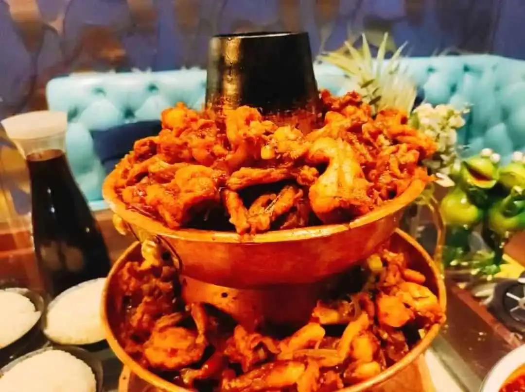 【蜀山区|正大广场店】肉欲轰炸的蛙锅来袭!99元起抢价值312元「蛙知道」2-3人餐=单层铜锅牛蛙+红油钵钵鸡+鸡丝凉面等!