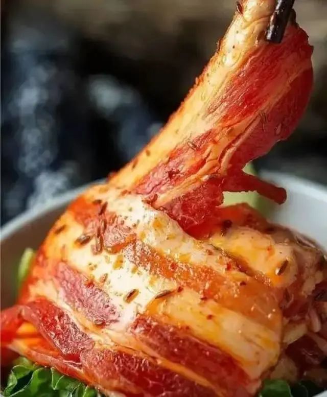 【小放肆烤肉|梧州店】新店开业4折吃肉套餐!打工人福音!59元抢价值142元3人餐=招牌黑猪五花肉1份+肉菜4选2!忒划算!