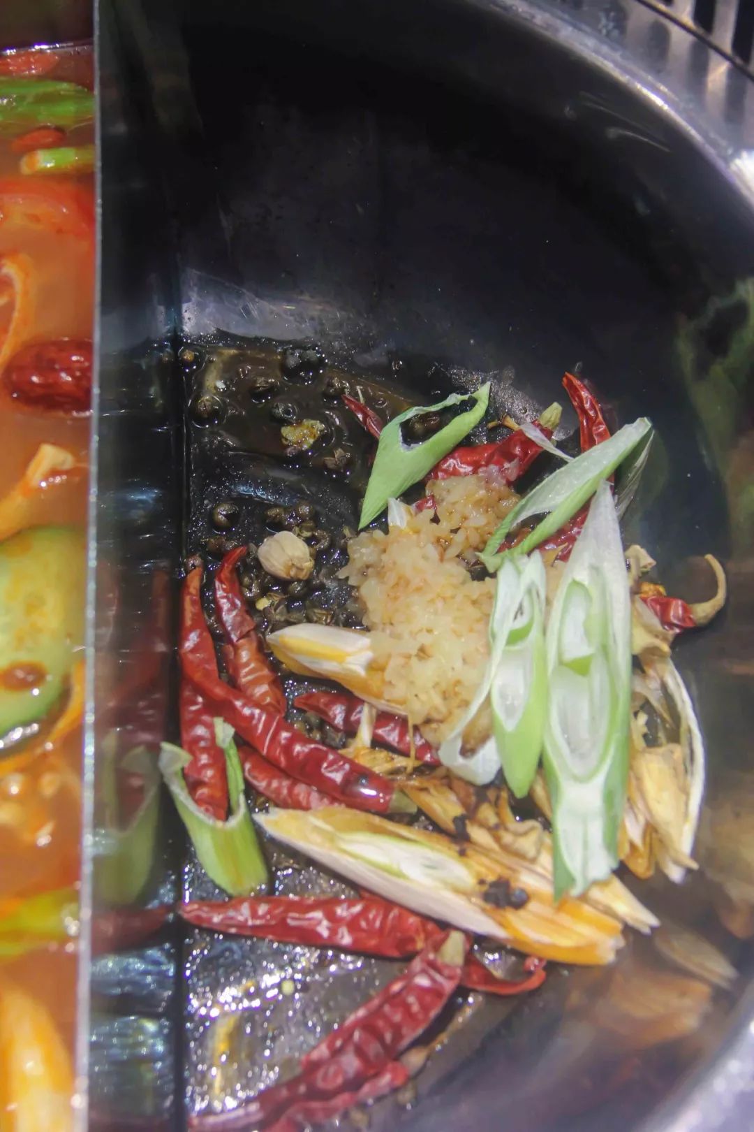 【福州9店通用】专挑串串老饕的胃!39.9元抢「六婆串串」双人套餐=80签+滋补锅底等!24小时营业!从早吃到天黑!