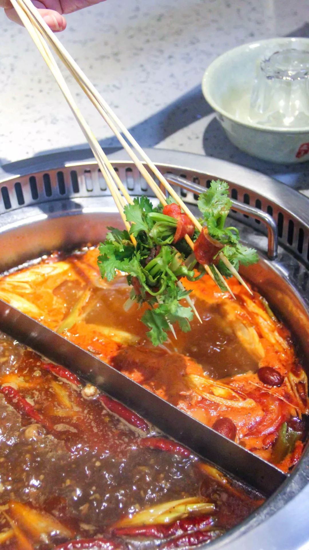 【福州9店通用】专挑串串老饕的胃!39.9元抢「六婆串串」双人套餐=80签+滋补锅底等!24小时营业!从早吃到天黑!