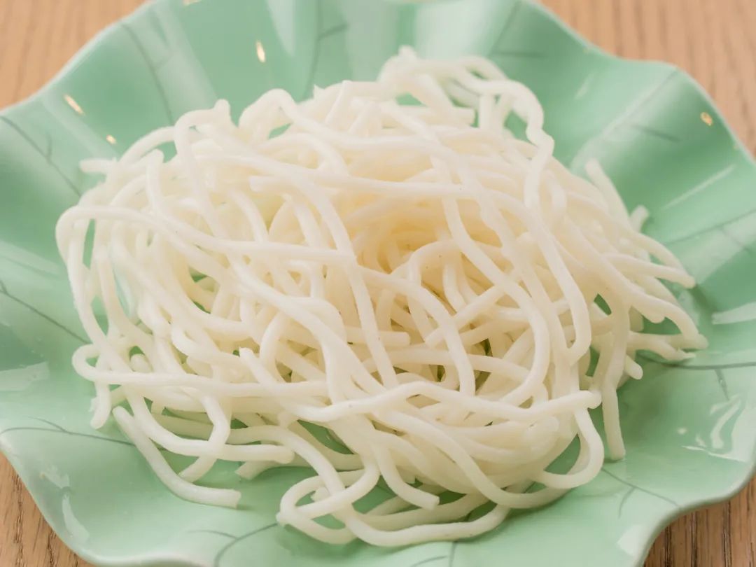 【春节通用不加收丨长隆•麒麟风味小镇】牛肉火锅放题!鲜嫩度爆表!78元起抢麒麟风味小镇火锅放题!数十种火锅美食和水果饮品任君选择