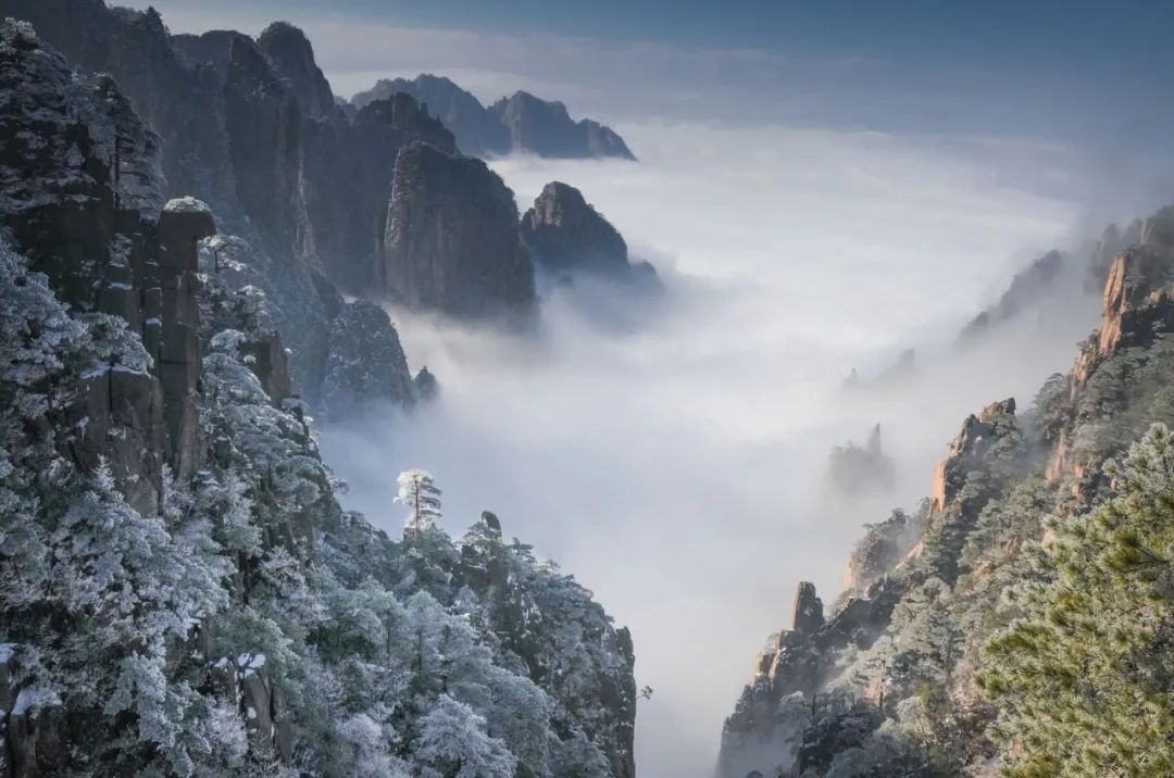【冬游黄山丨七星奢华之旅】看云卷云舒!观日出日落!599元抢「黄山复华丽朗度假村」价值1080元套餐!双人标准间住宿+黄山门票等