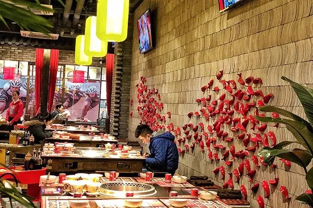 【5店通用】香辣美味吃不停!低至9.9元抢「大龙燚」100元代金券1张!消费满100元可使用1张!无需预约马上享美食!