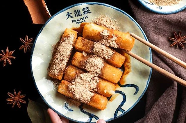 【5店通用】香辣美味吃不停!低至9.9元抢「大龙燚」100元代金券1张!消费满100元可使用1张!无需预约马上享美食!