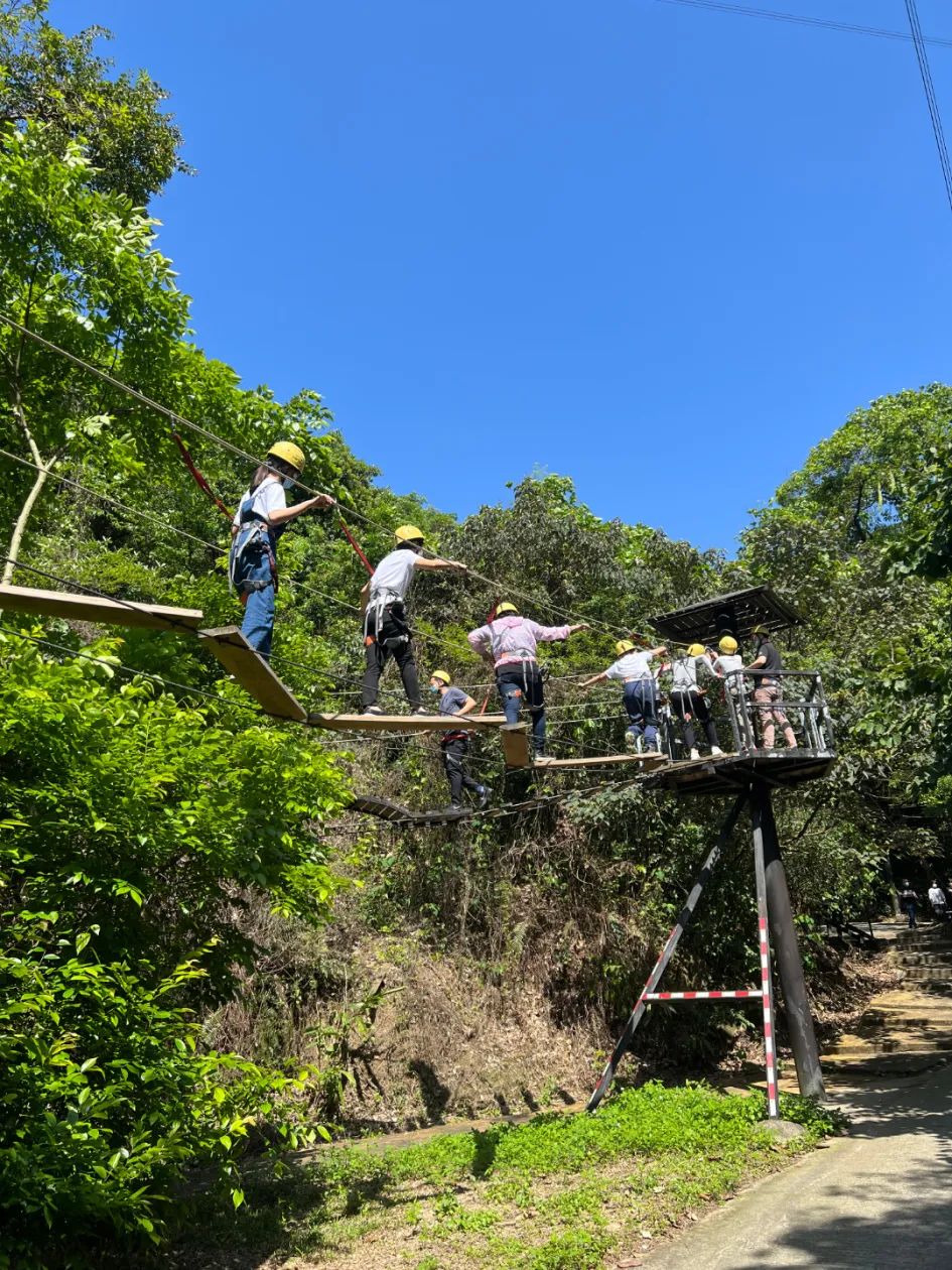 【南丹山｜雨林星空度假村】住进原始森林乐园内！尊享私家泡池~¥388抢方舟院子+两大一小南丹山门票+早餐+游乐金~使用横跨暑期！[住宿套餐]