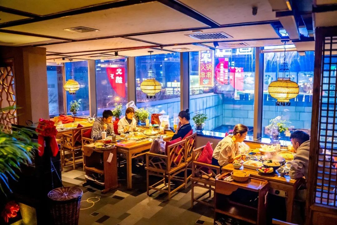 AVA00221.jpg 【北京丨12店通用】引爆吃货的胃!38元抢门市价100元「葫芦娃」代金券!葫芦娃/大隐成都/隔壁老张联手推出春节大放送!